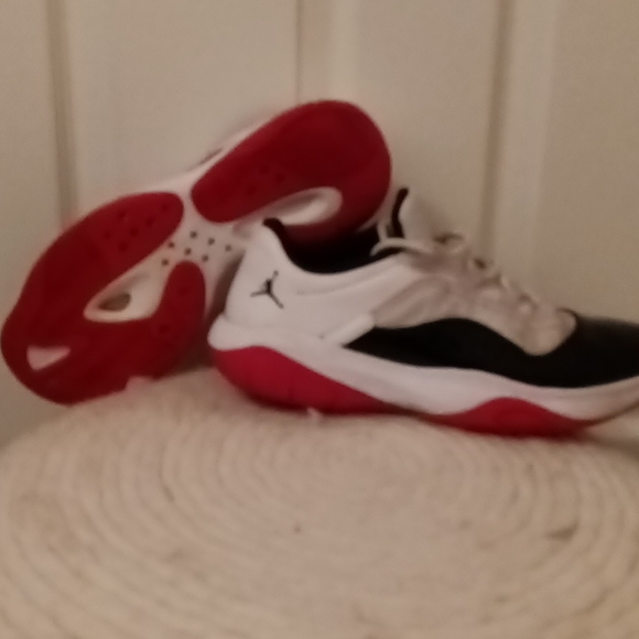 Jordan 11 lows - Picture 2 of 3